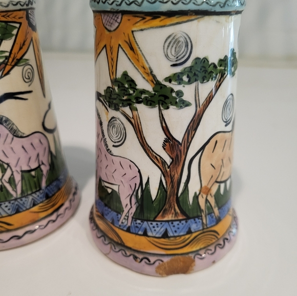 Hand painted salt and pepper shaker set - Picture 2 of 5